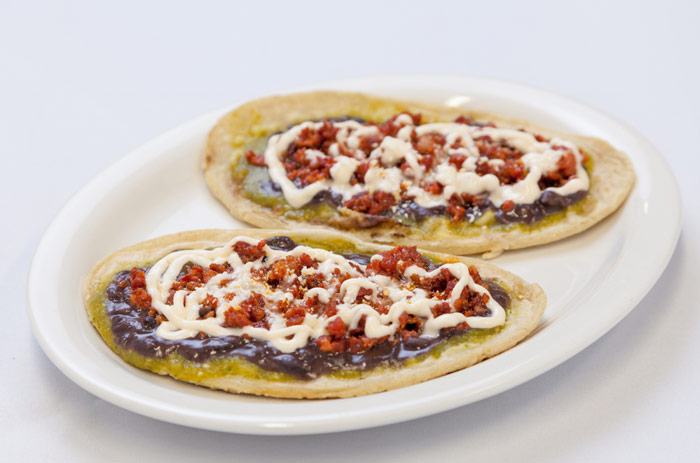 huaraches frijol chorizo